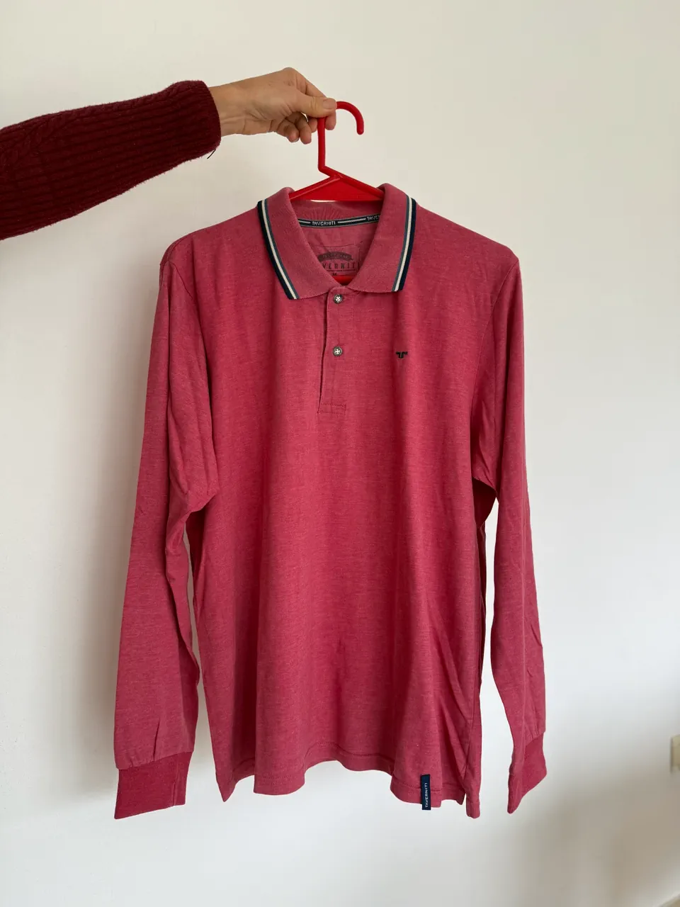 Remera Taverniti · Talle M
