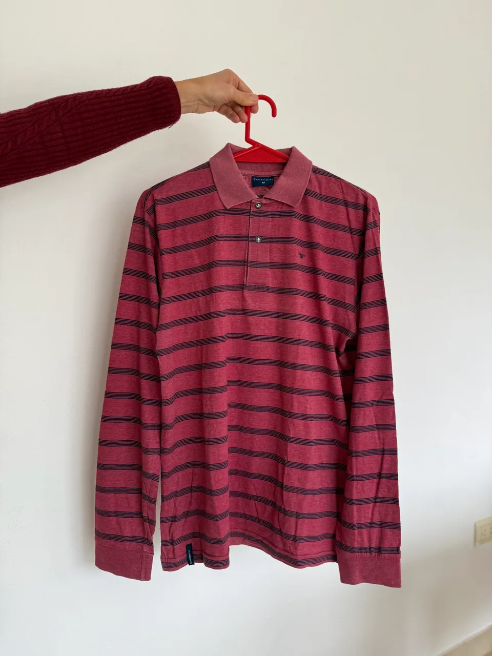 Remera Taverniti · Talle M