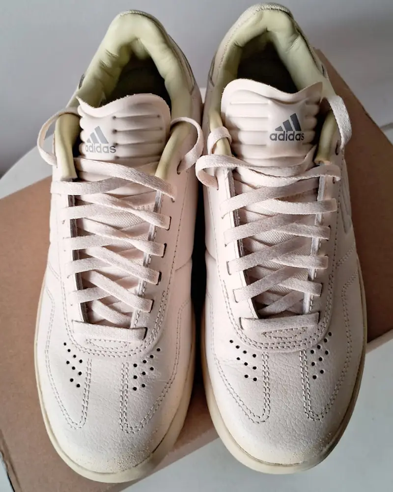 adidas · Talle AR 37