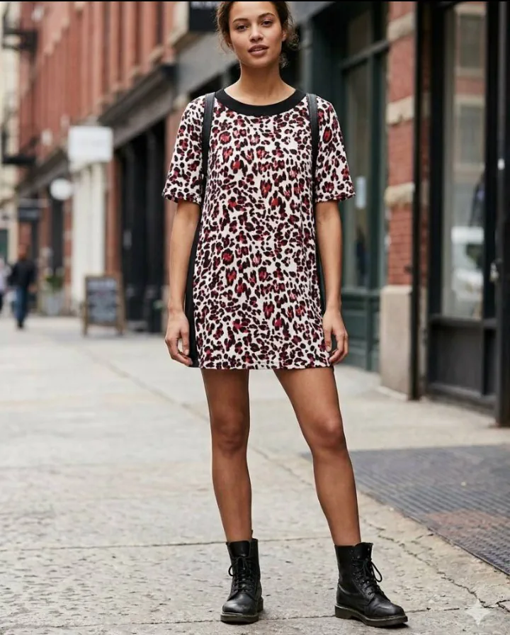 Vestido Ay Not Dead · Talle M
