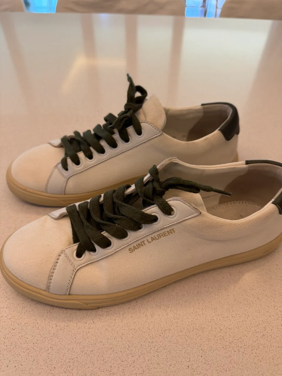 Saint Laurent · Talle AR 40