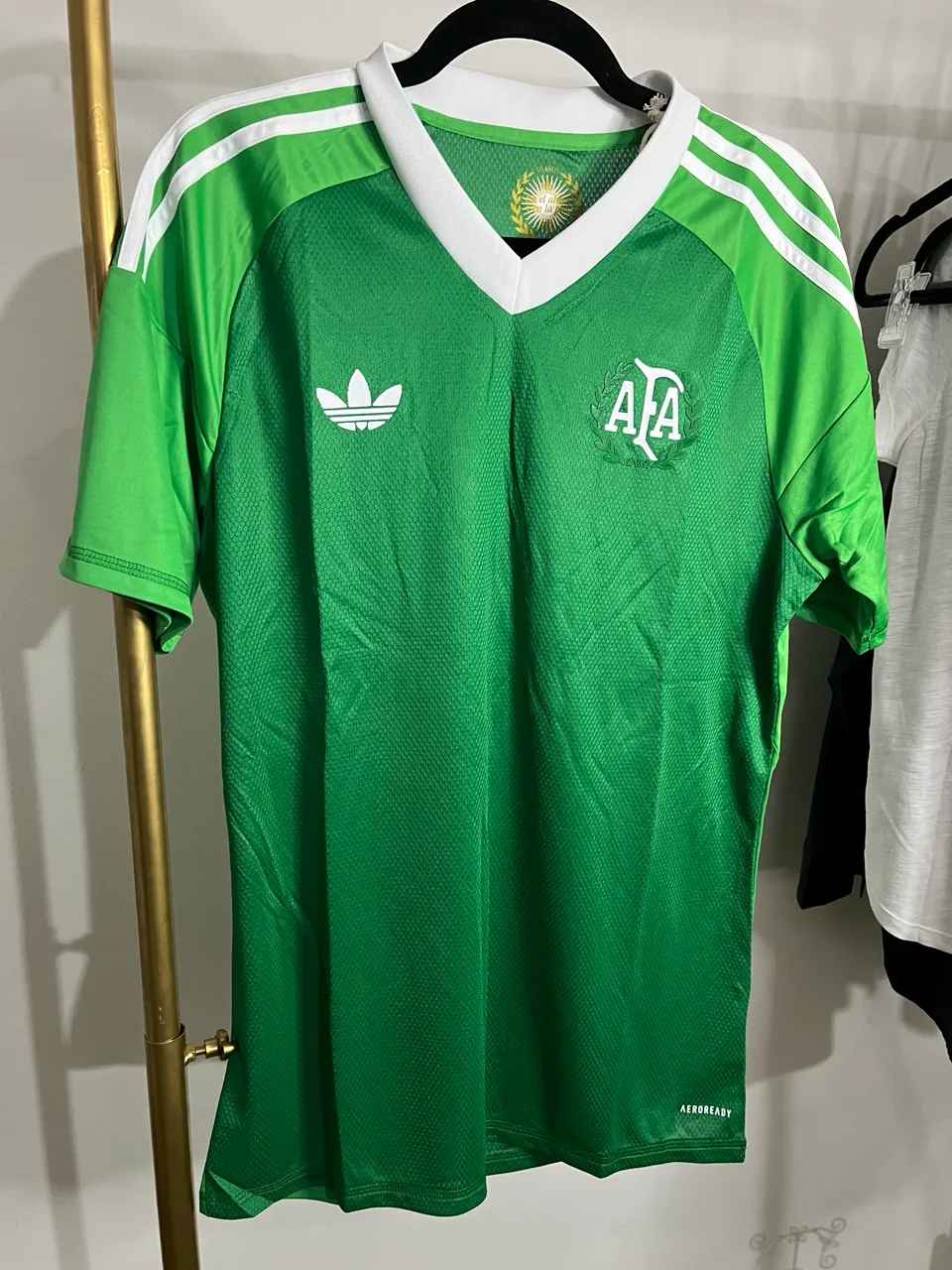 Camiseta adidas - imagen 1