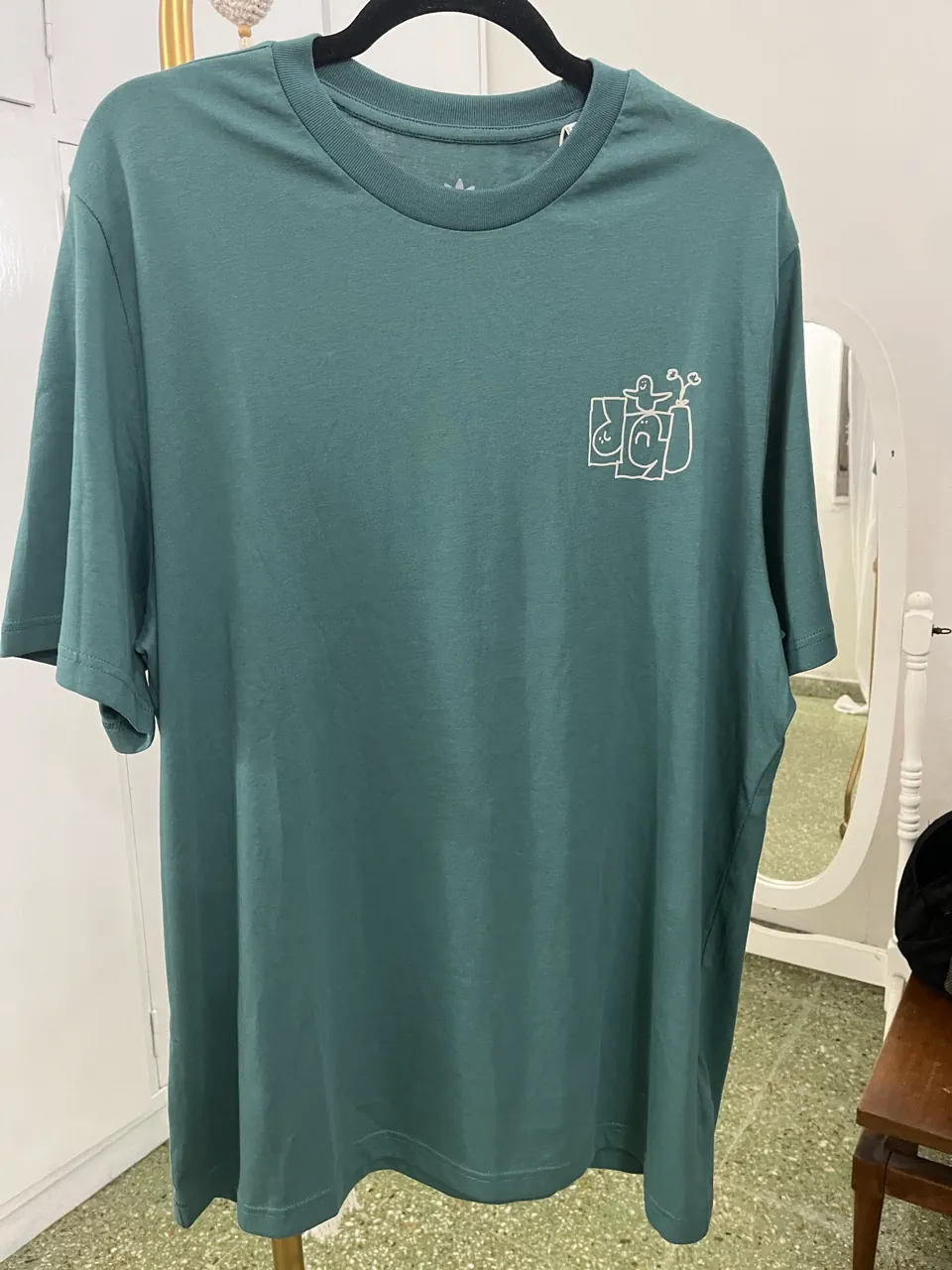 Remera adidas · Talle L
