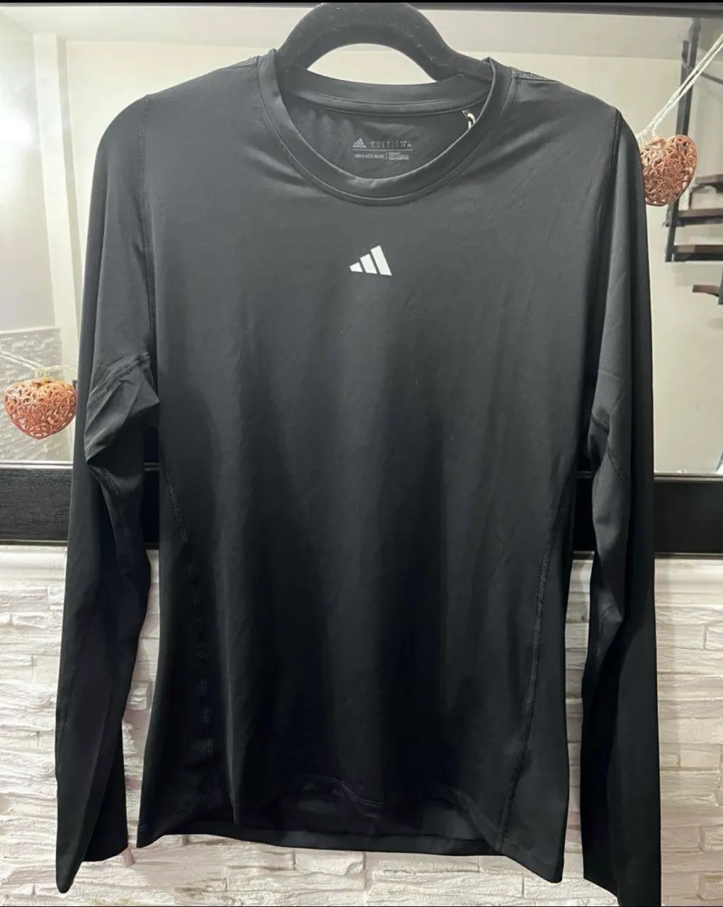 Remera adidas · Talle L