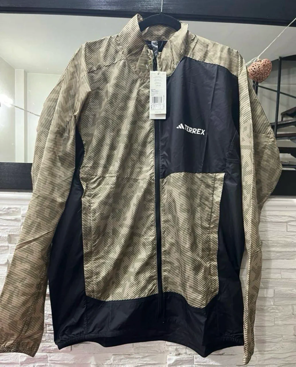 Rompeviento adidas · Talle M