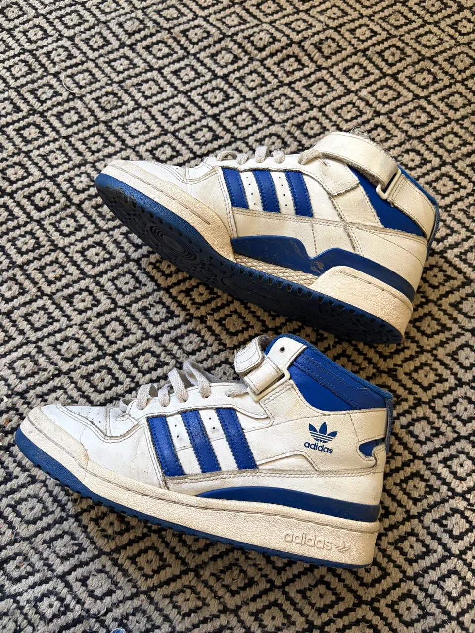 adidas · Talle AR 38