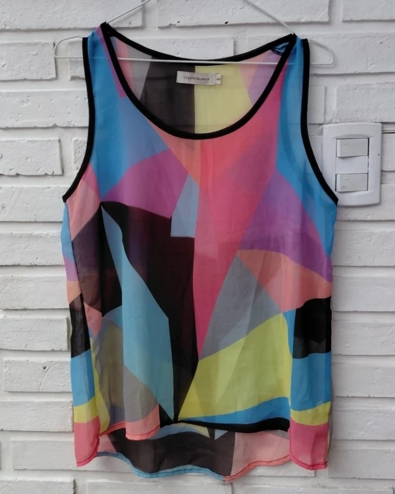 Musculosa Cuesta Blanca · Talle L