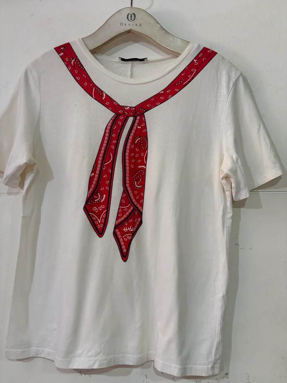 Remera Zara Trafaluc · Talle M