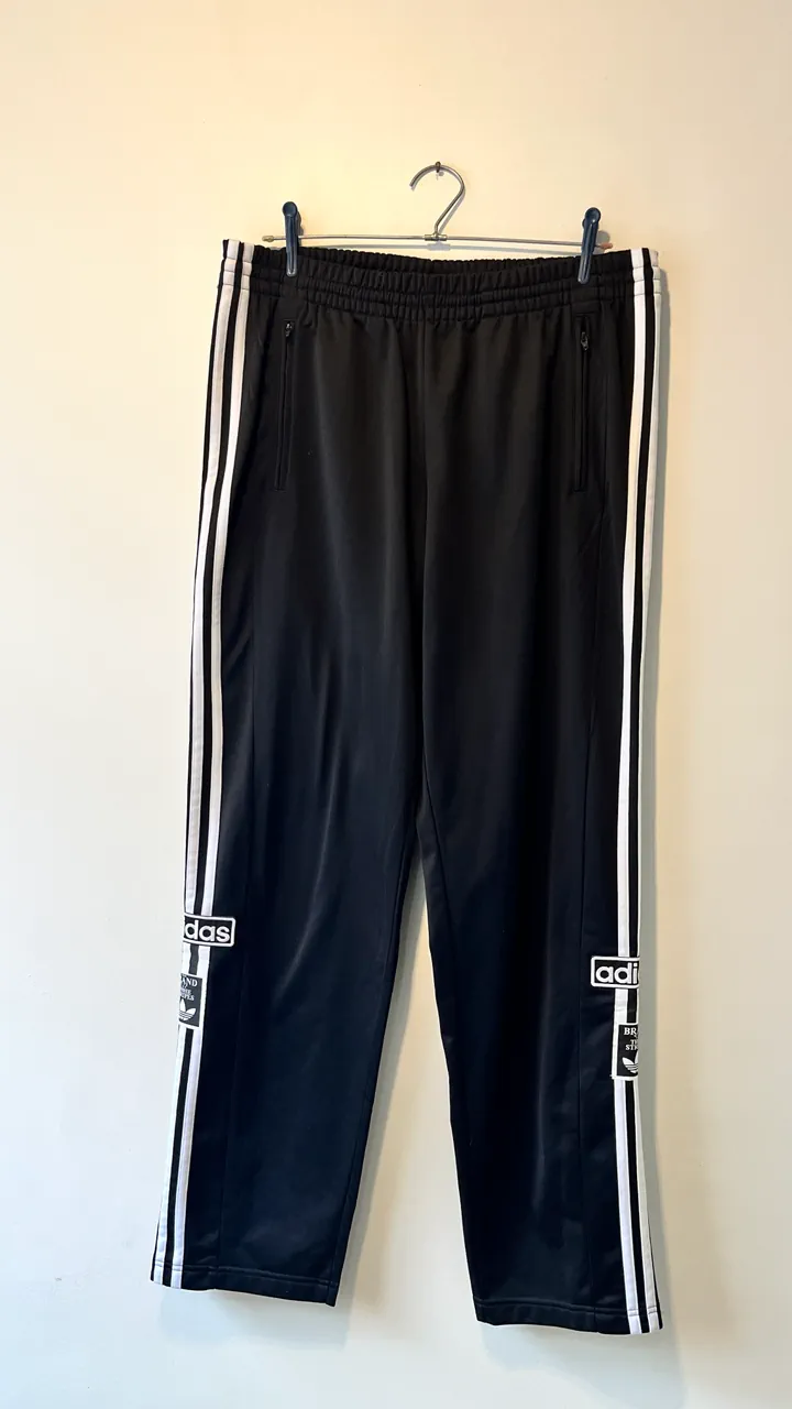 adidas · Talle L