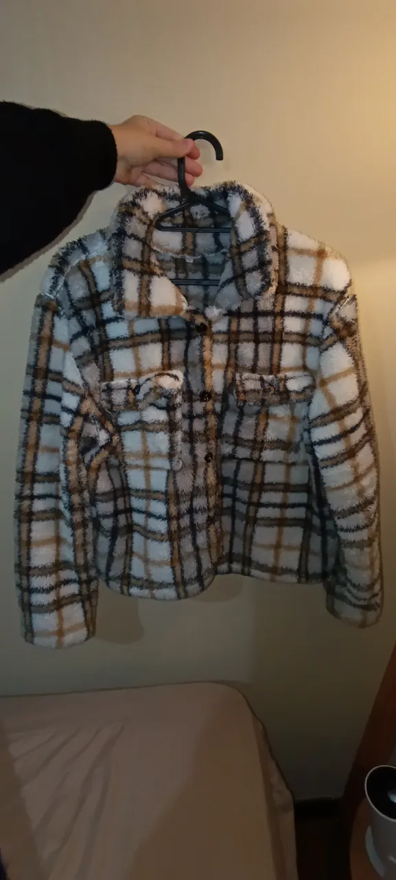Campera A ≠ - imagen 1