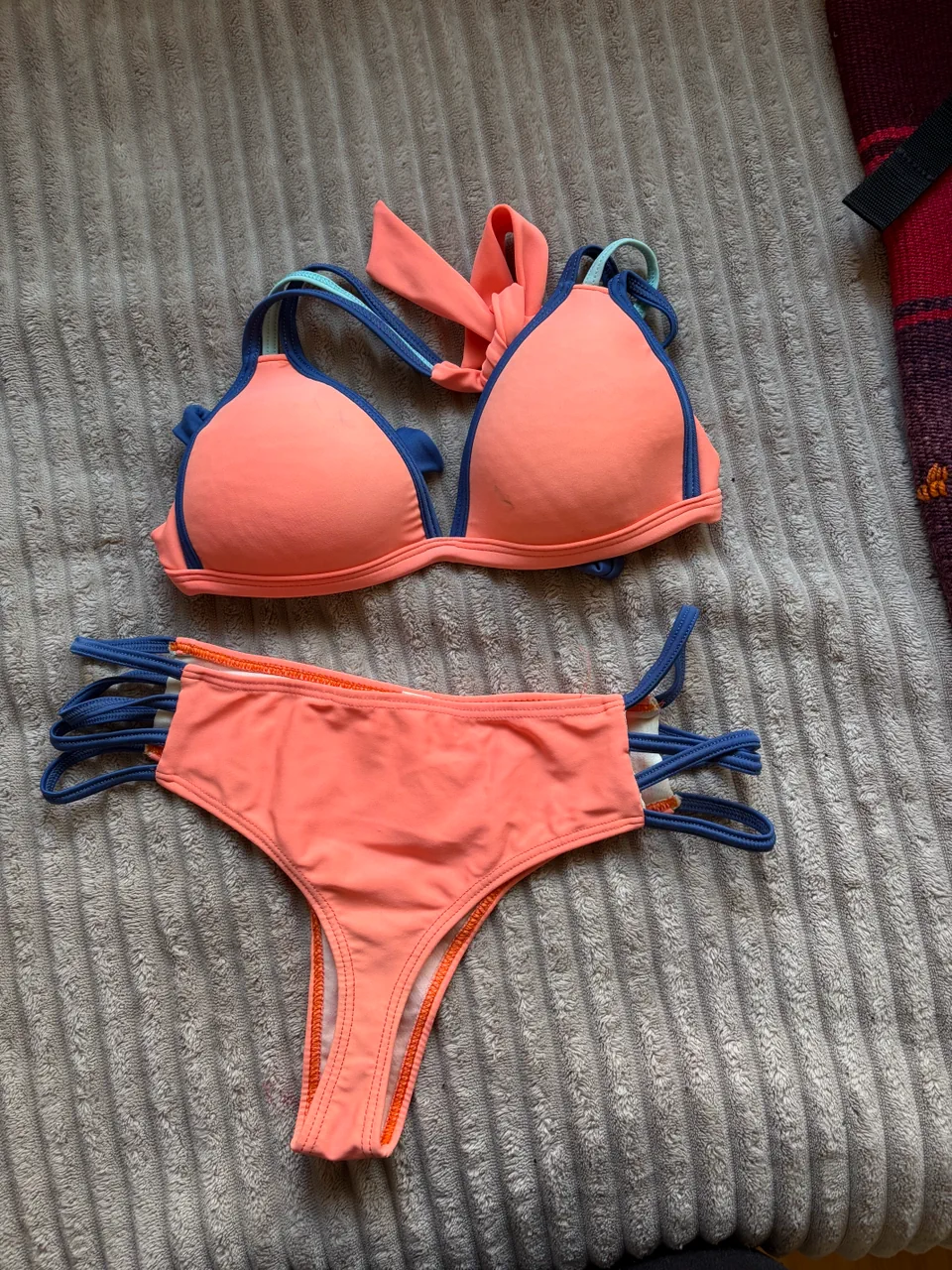 Bikini Kaury - imagen 1