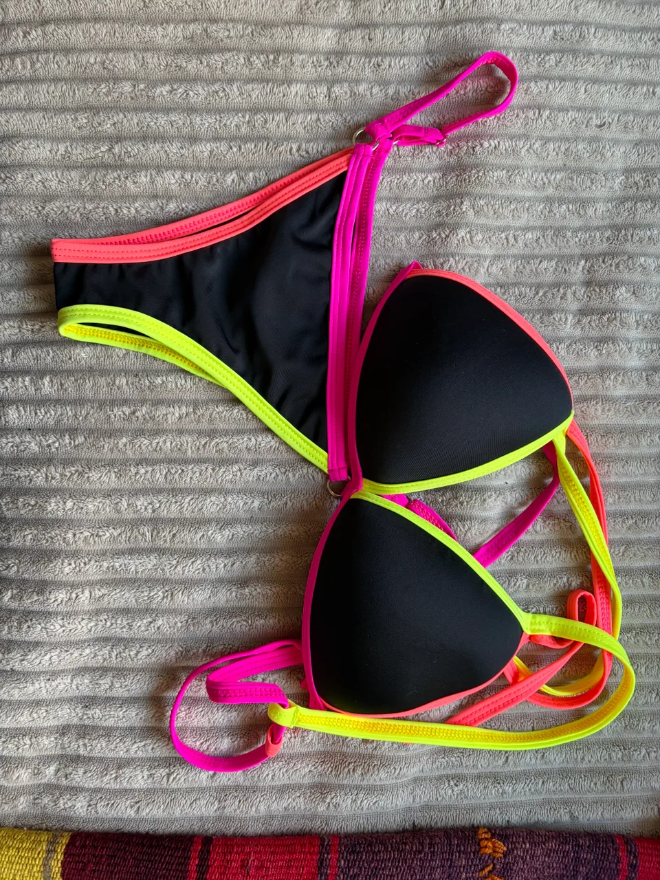 Bikini Kaury · Talle único