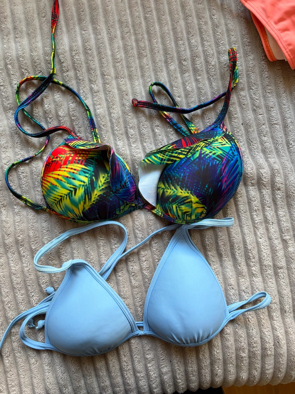 Bikini Kaury - imagen 1