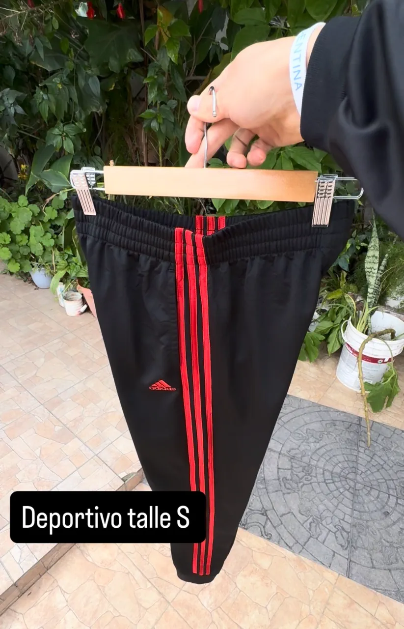 Pantalón adidas · Talle XS