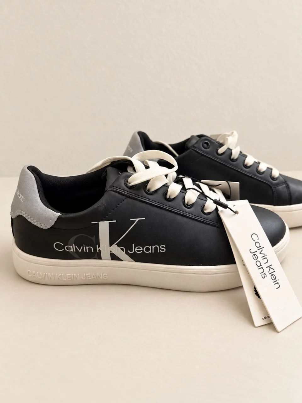 Zapatillas Calvin Klein · Talle AR 36