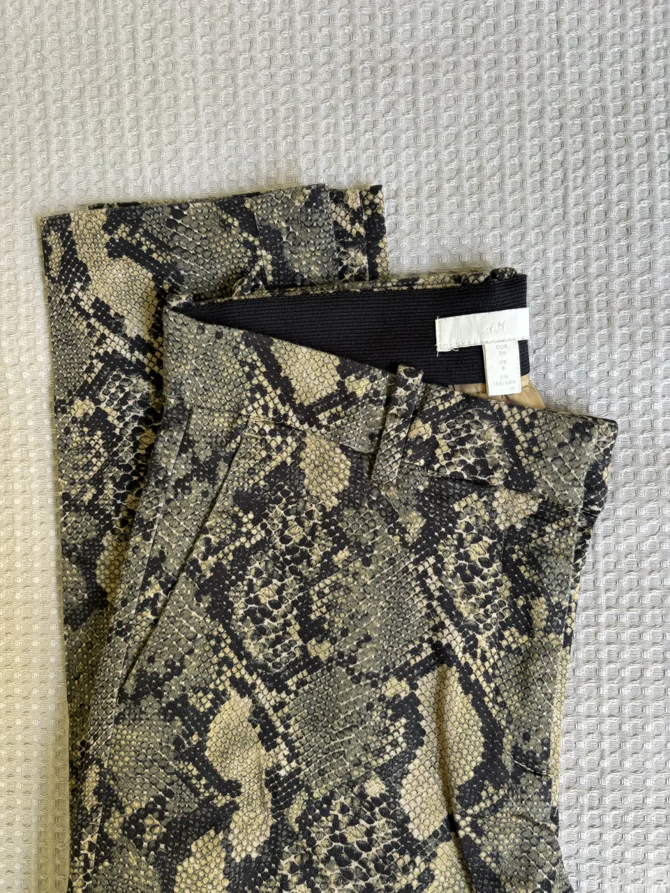 Pantalón H&M · Talle EU 36