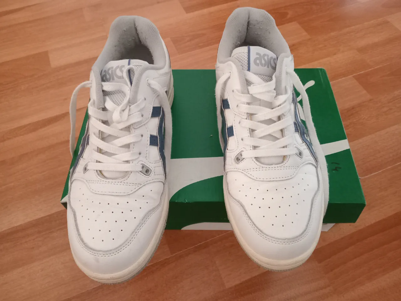 Asics · Talle AR 42