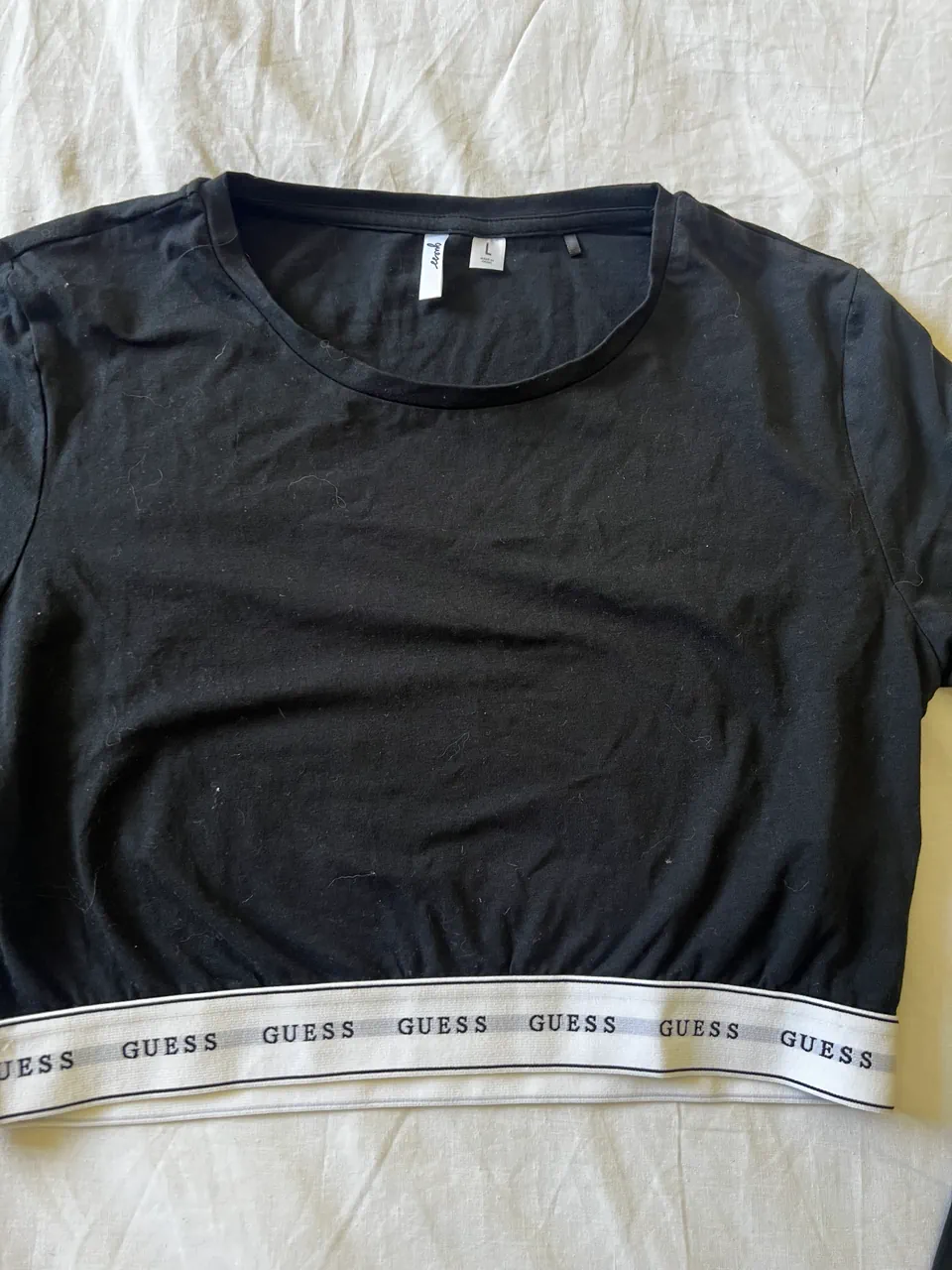 GUESS · Talle L