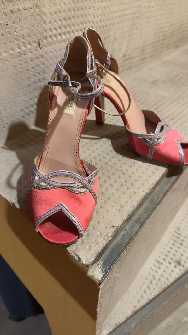 Prada · Talle AR 36