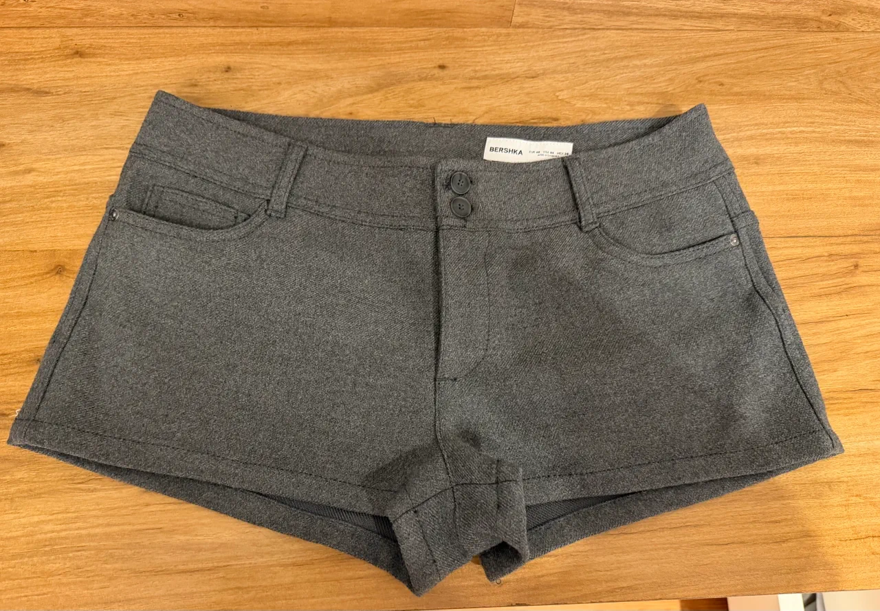 Bershka · Talle EU 40