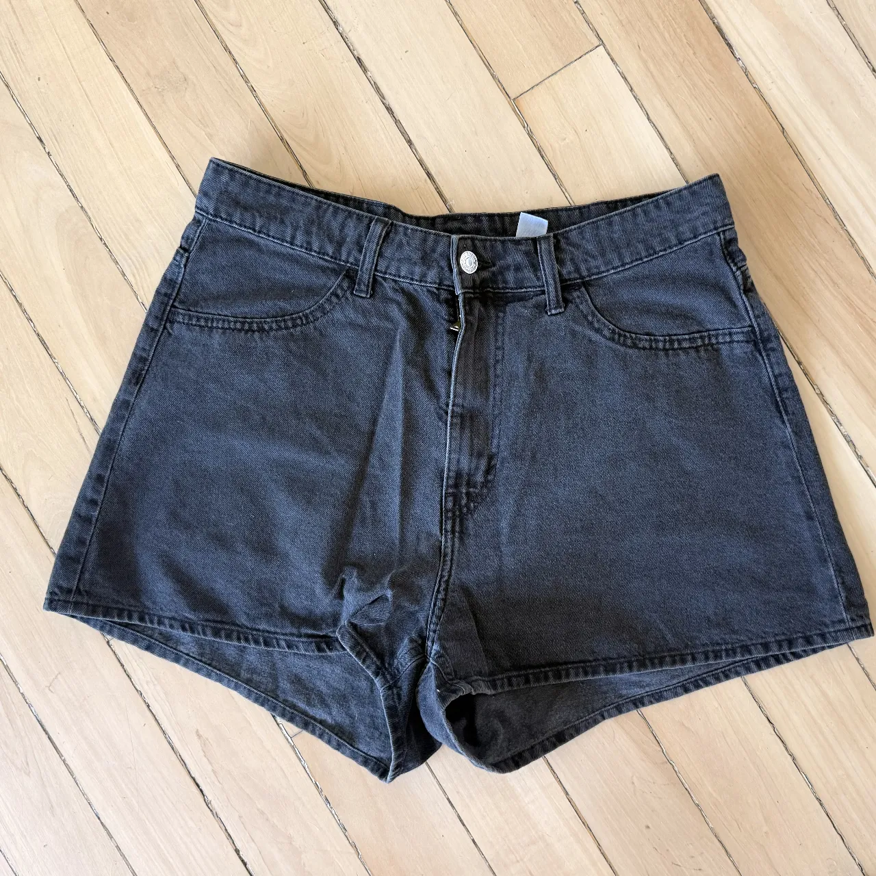 Short H&M · Talle EU 42