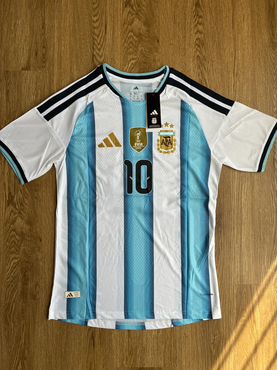 adidas · Talle L