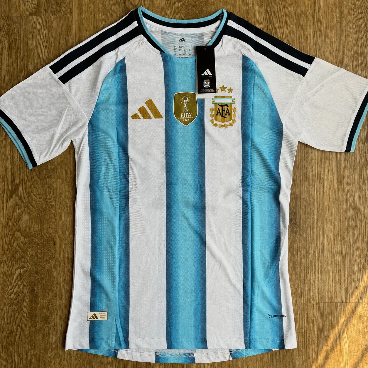 adidas · Talle L