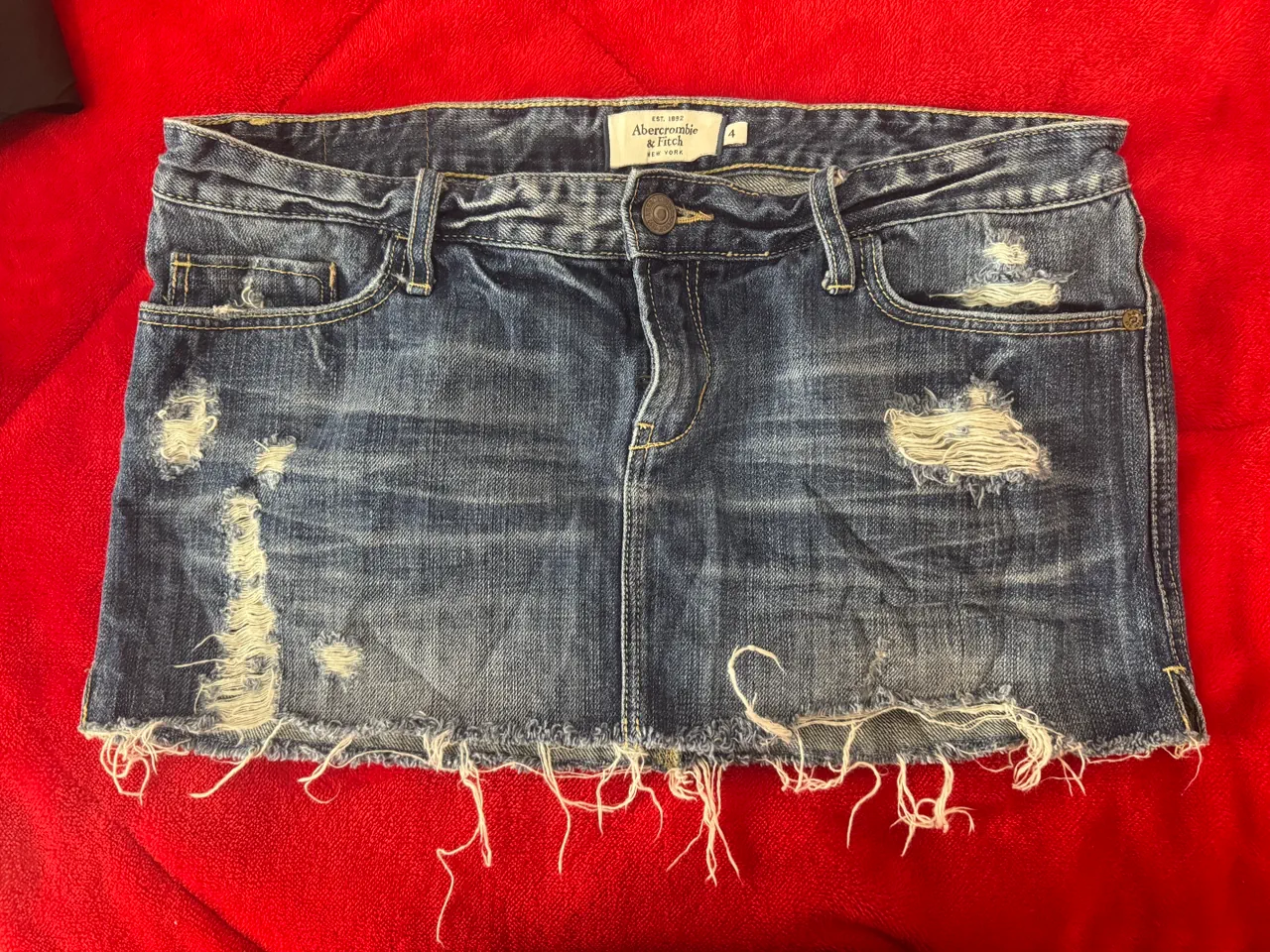 Abercrombie & Fitch · Talle 4