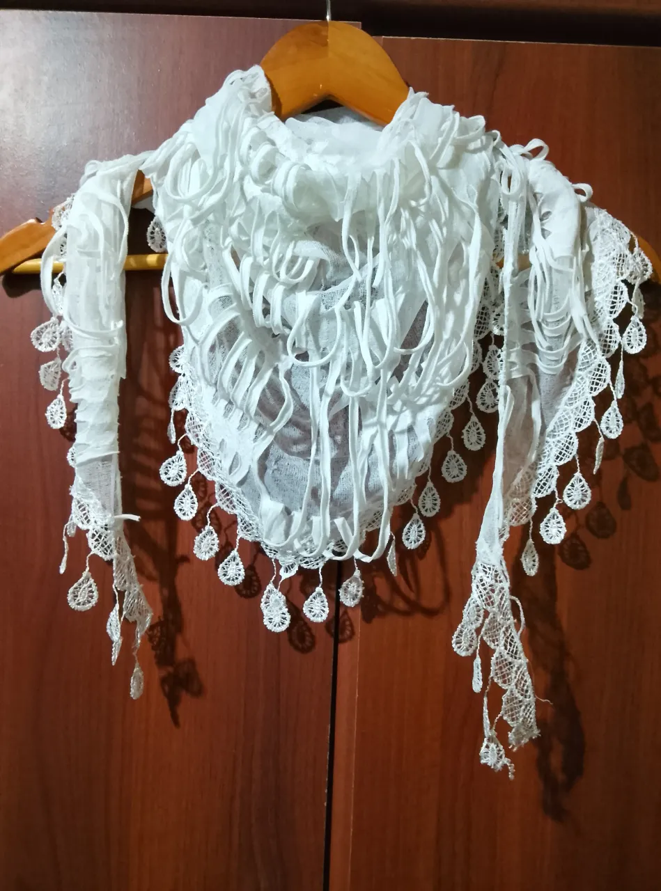 Pañuelo A ≠ - imagen 1