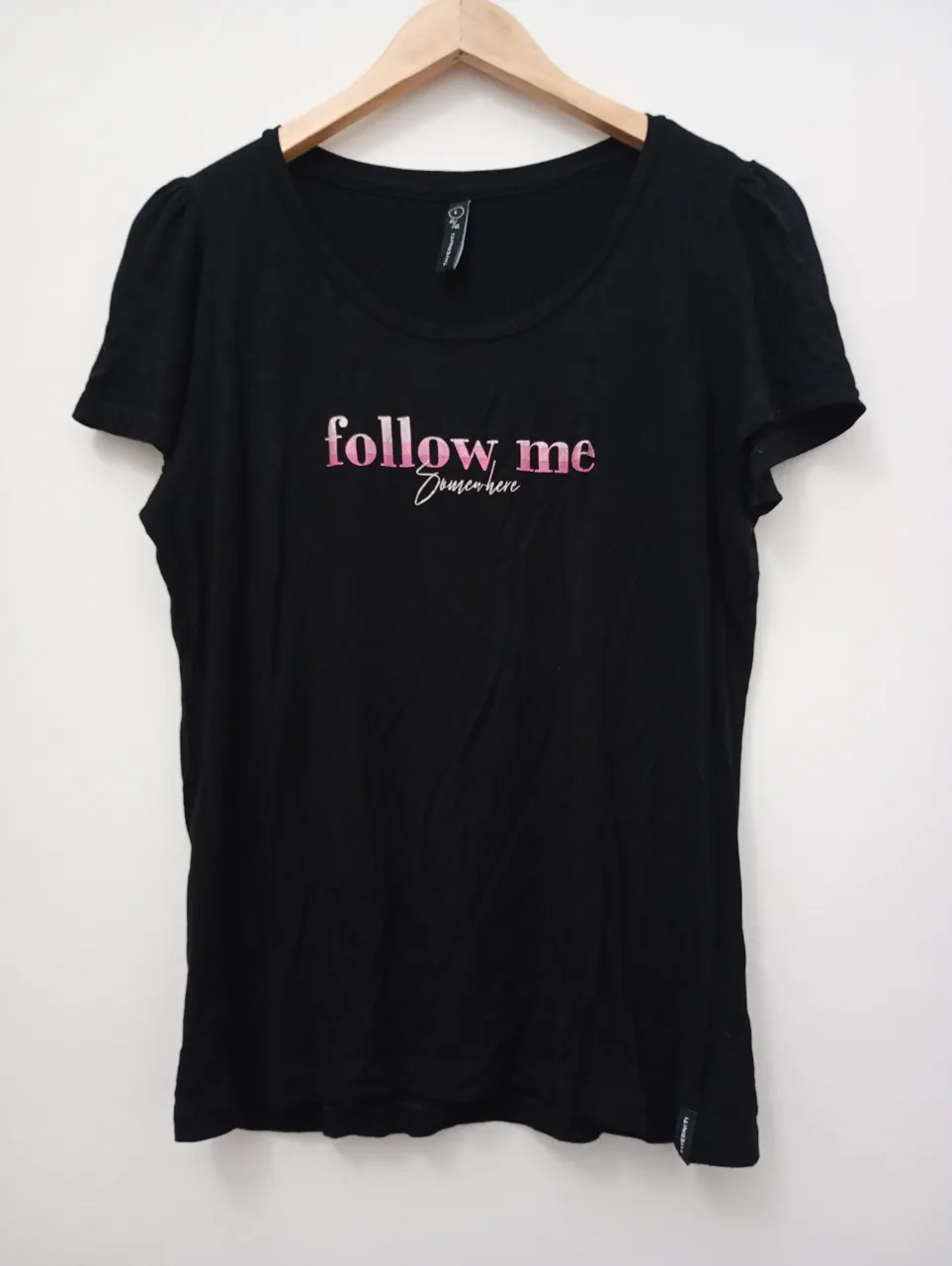 Remera Taverniti · Talle L