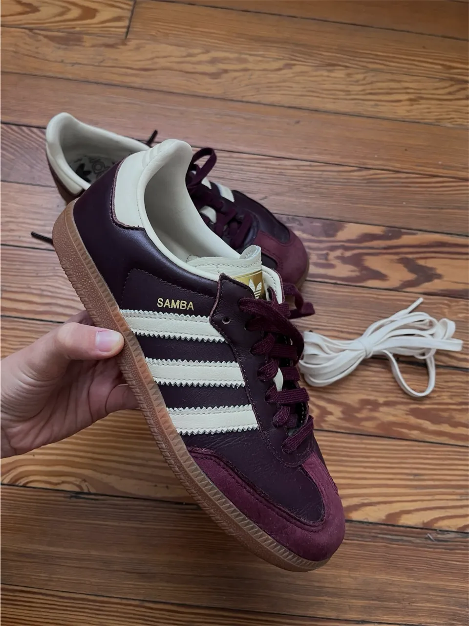 adidas · Talle AR 37