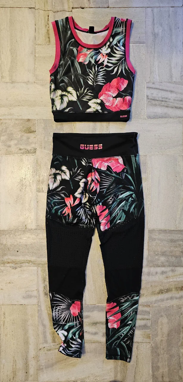 Prenda deportiva GUESS