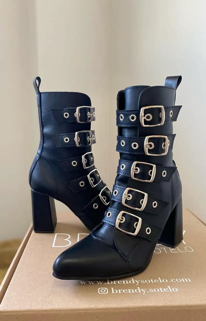 Brendy sotelo · Talle AR 36