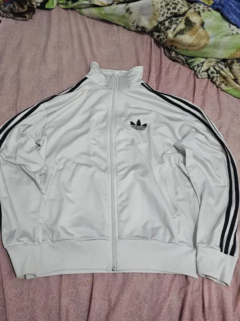 adidas · Talle M