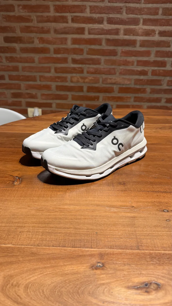 On · Talle US 10