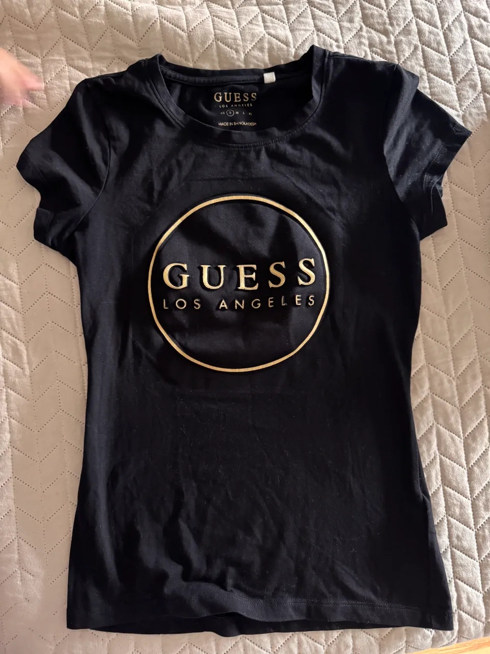 Remera GUESS - imagen 1