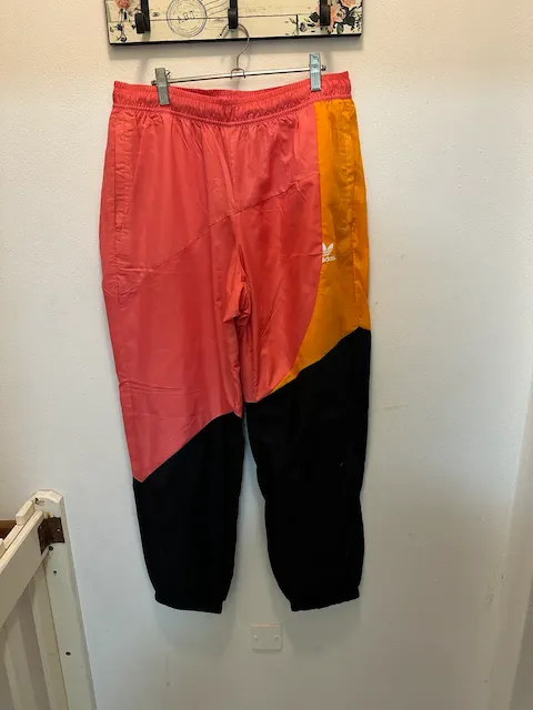adidas · Talle L