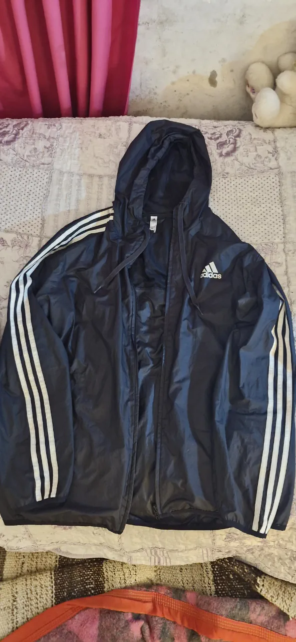 adidas · Talle L