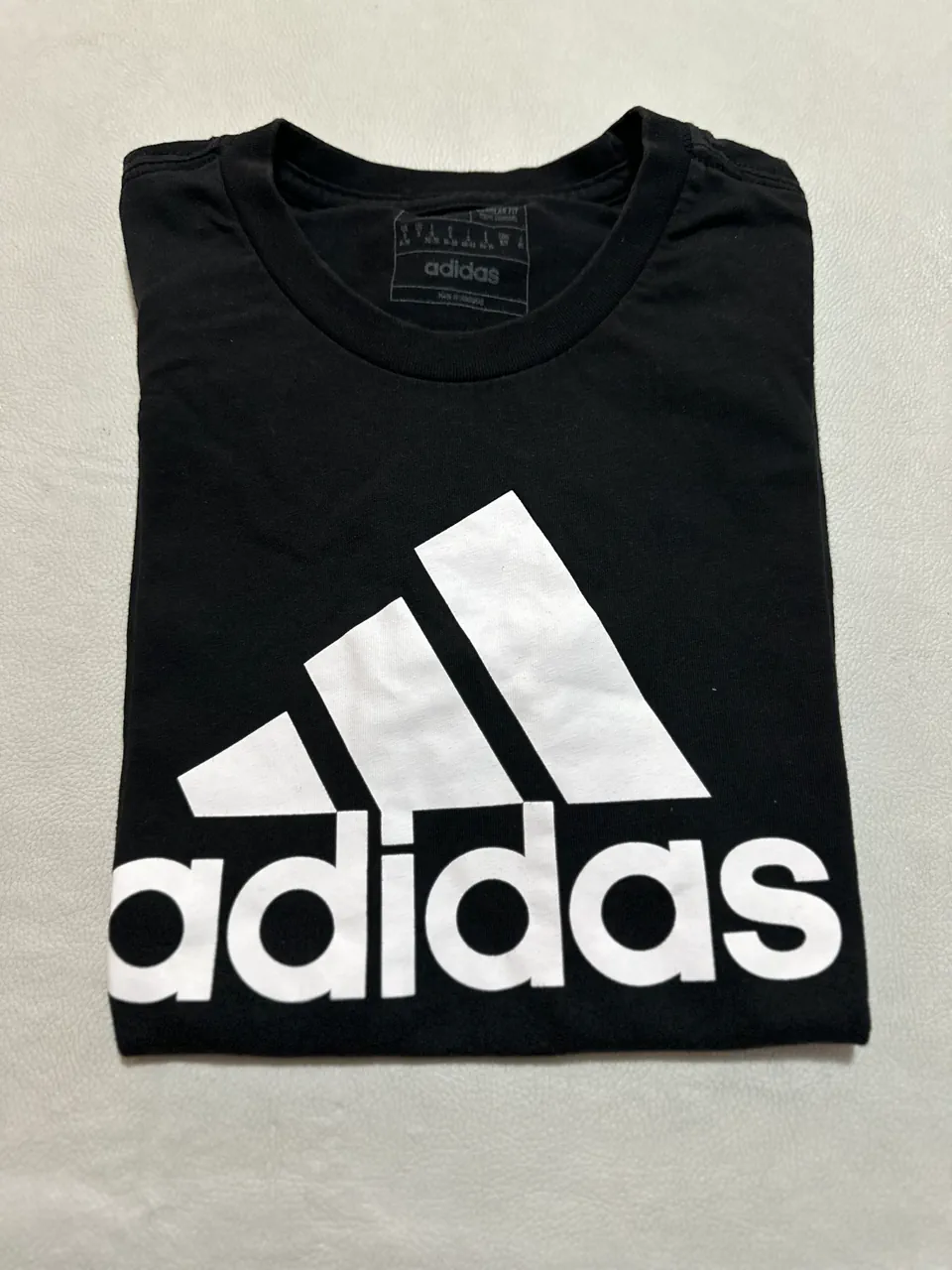 Remera adidas · Talle S