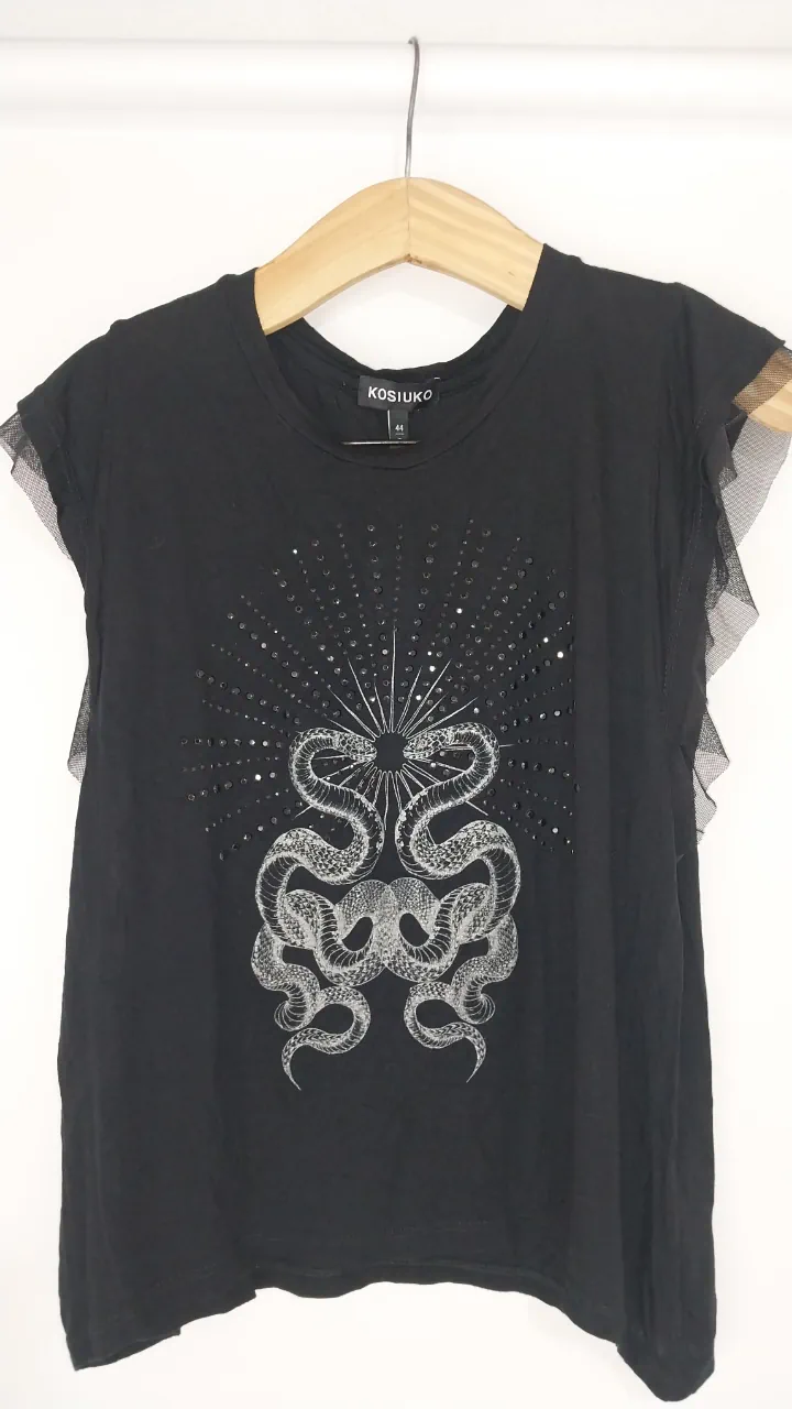 Remera Kosiuko · Talle L