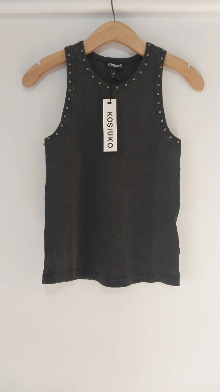 Musculosa Kosiuko - imagen 1