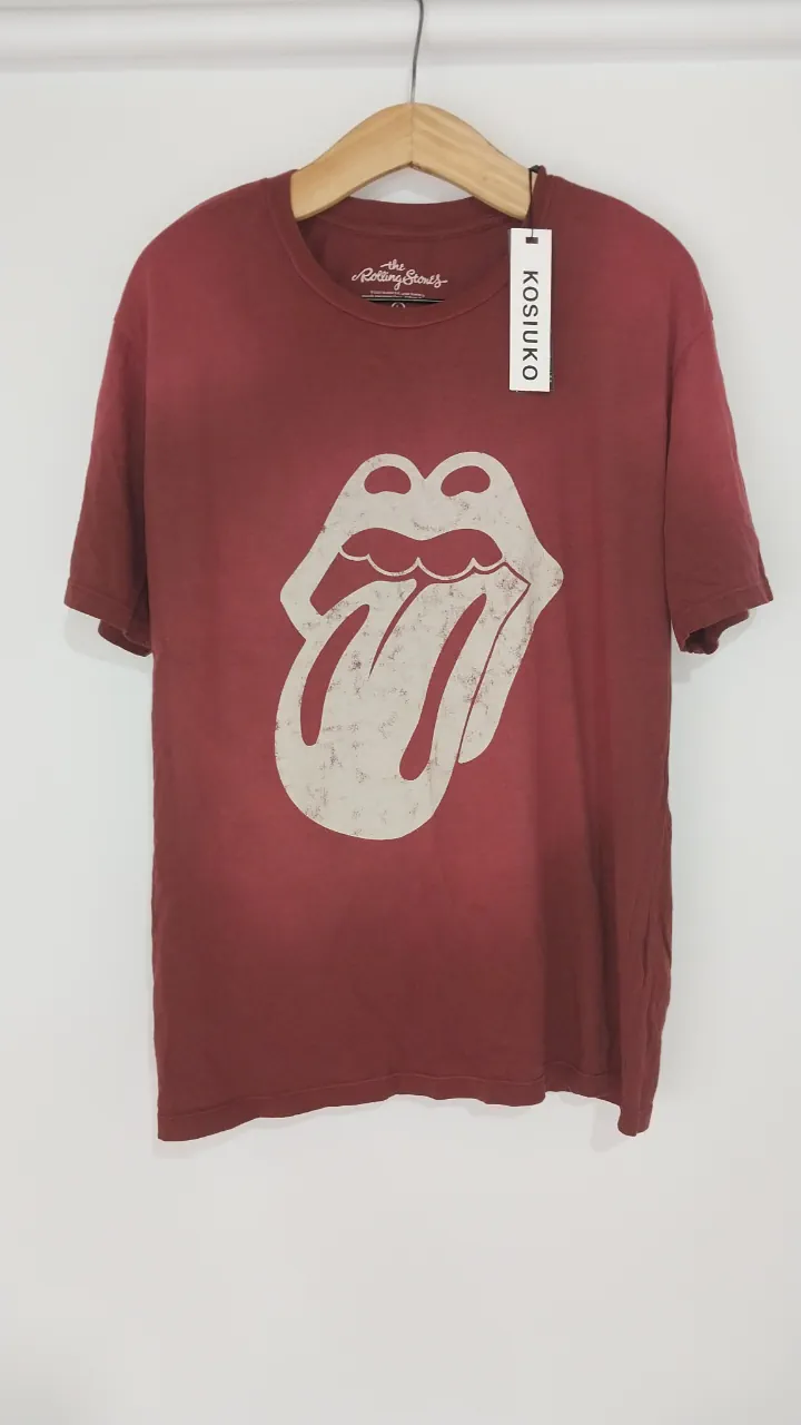 Remera Kosiuko · Talle L