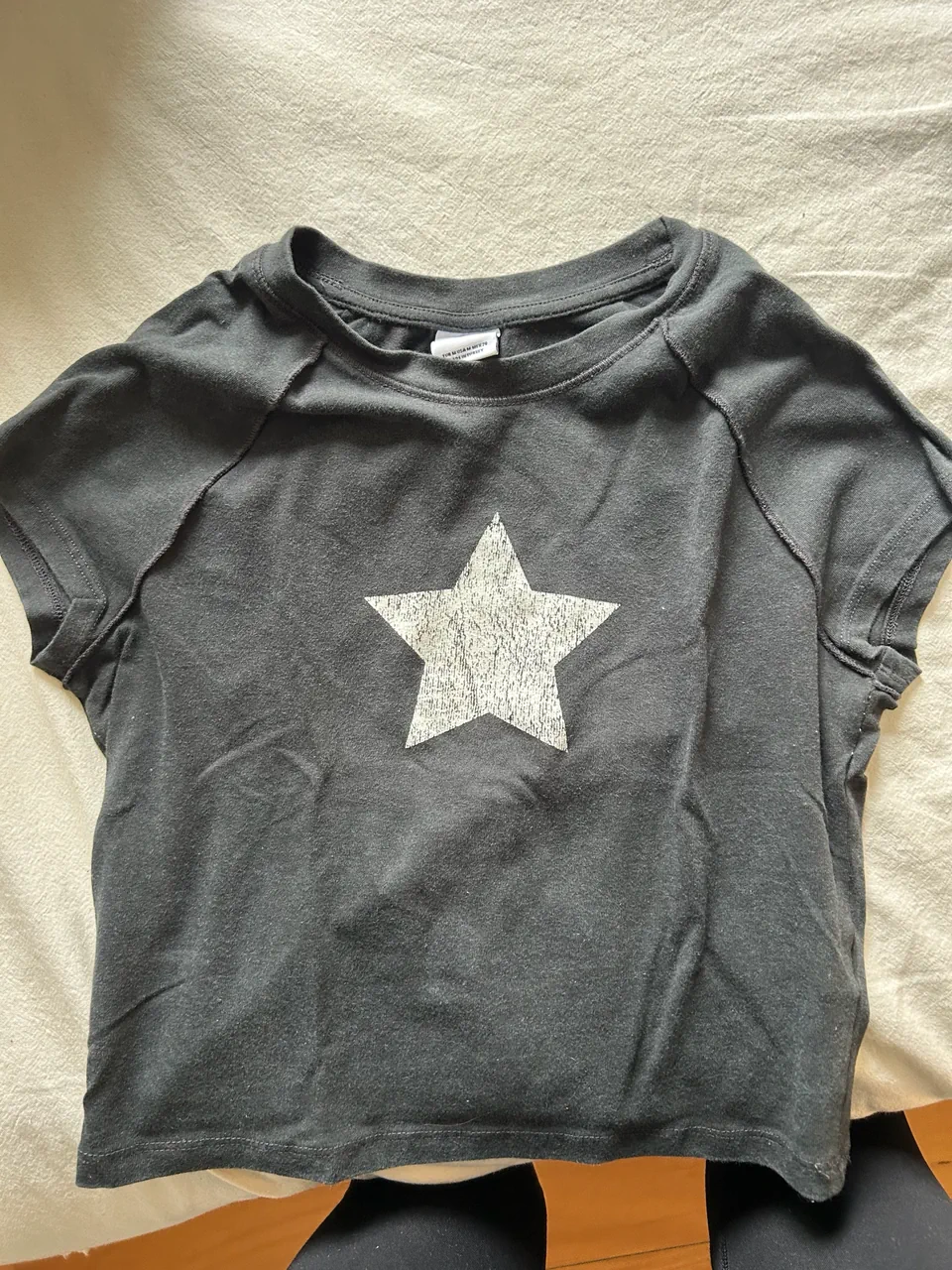 Remera Bershka · Talle M