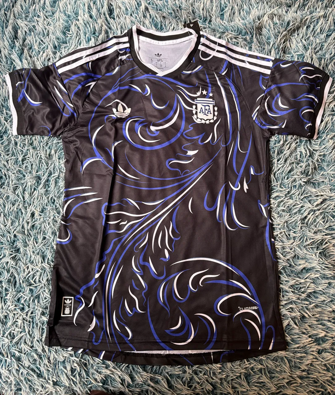 Camiseta adidas - imagen 1