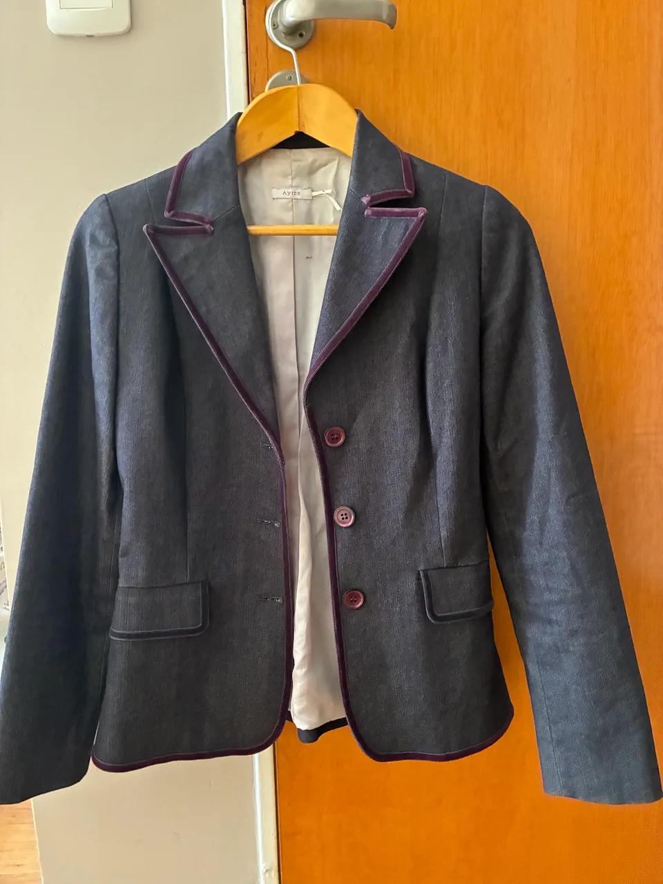 Blazer Ayres - imagen 1