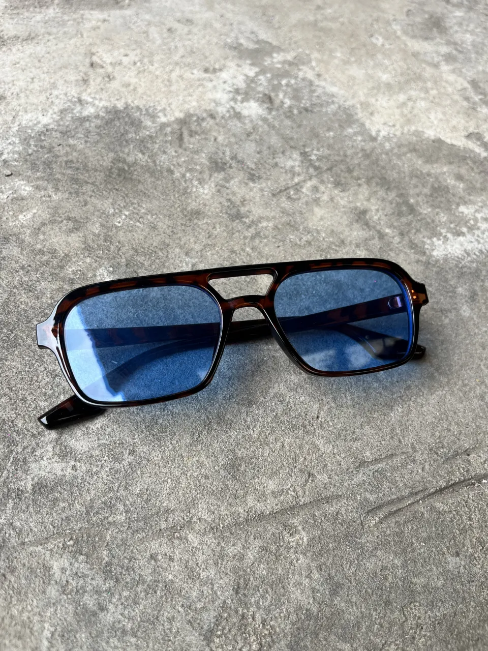 Azules