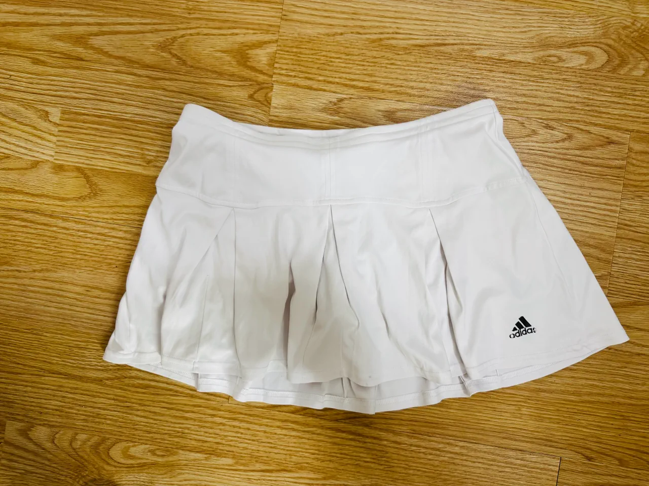 adidas · Talle L