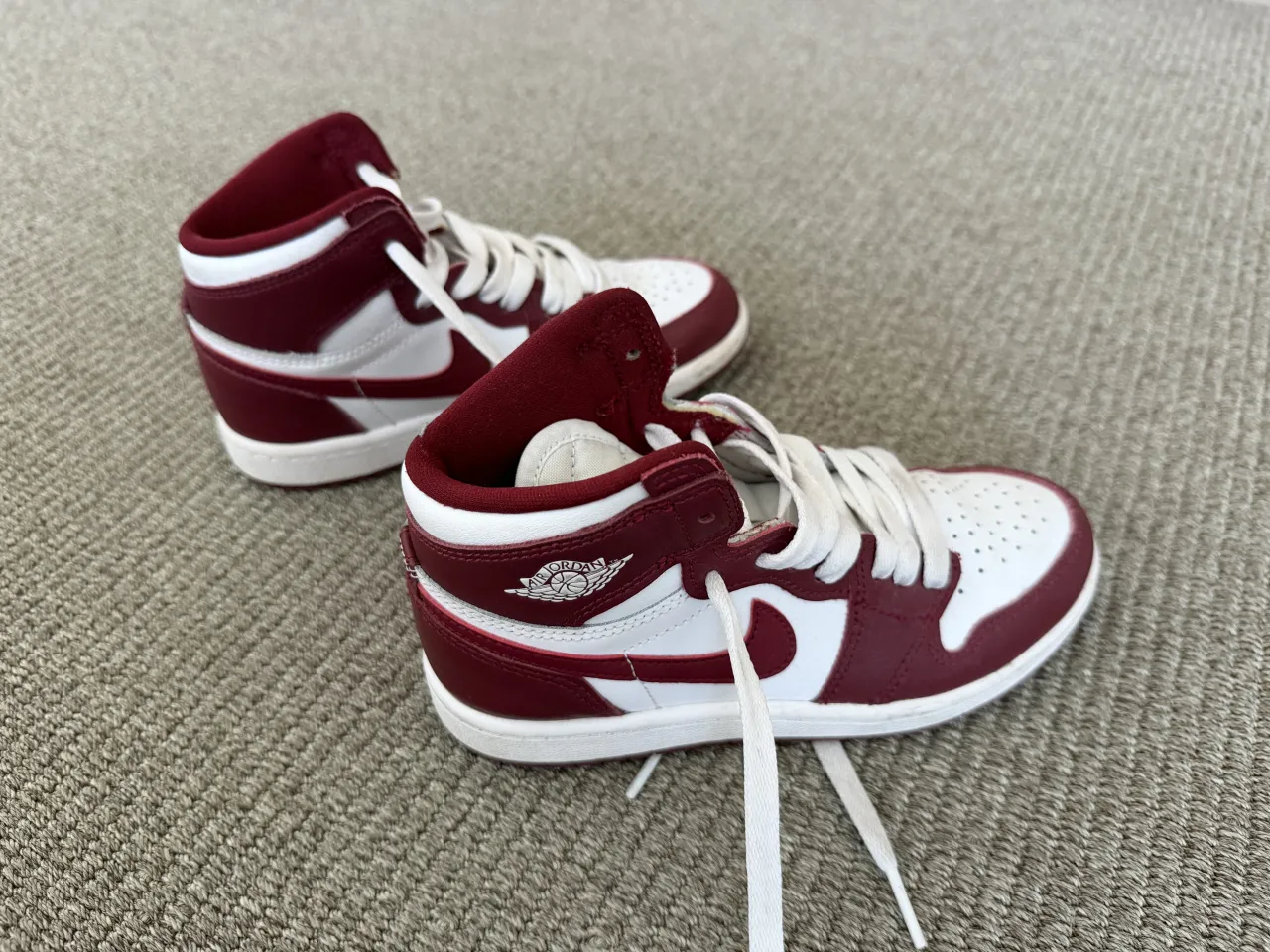 Jordan · Talle AR 32