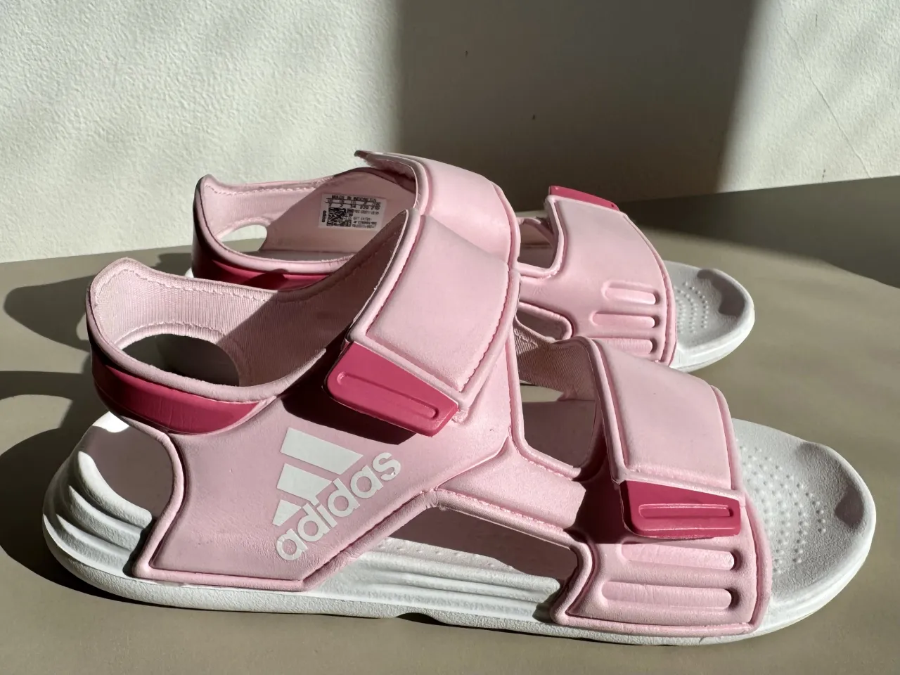 adidas · Talle AR 33