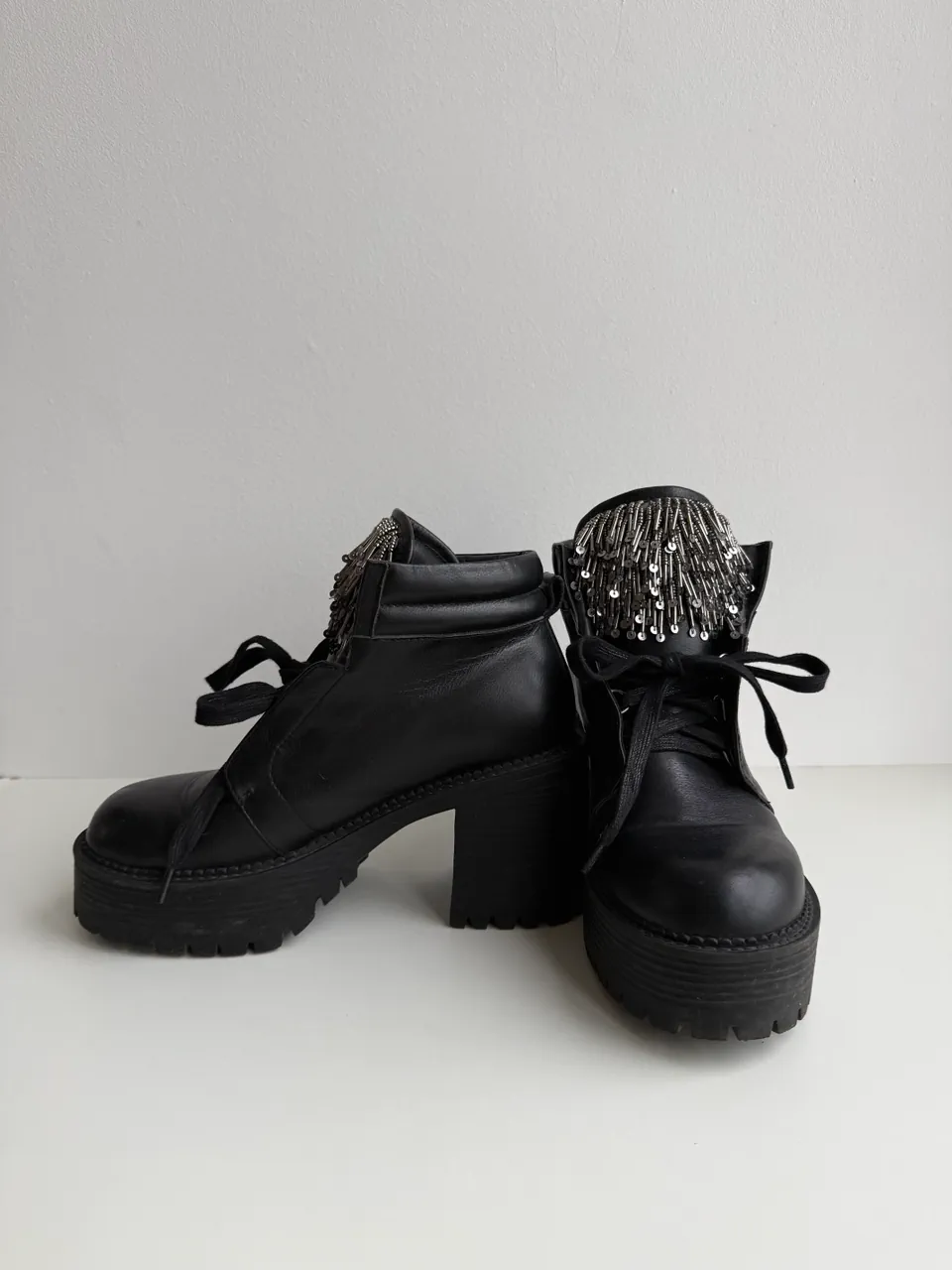 Sarkany · Talle EU 36